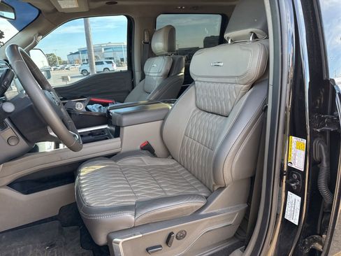 Used 2025 Ford F350 Platinum w/ Platinum Plus Package image 14