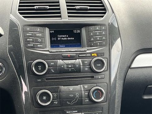 Used 2017 Ford Explorer XLT image 14