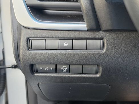 Used 2023 Nissan Rogue SV AWD/4WD image 14