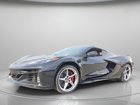New 2025 Chevrolet Corvette E-Ray w/ ZER Performance Package AWD/4WD image 2