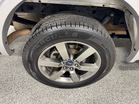 Used 2016 Ford F150 Lariat AWD/4WD image 9