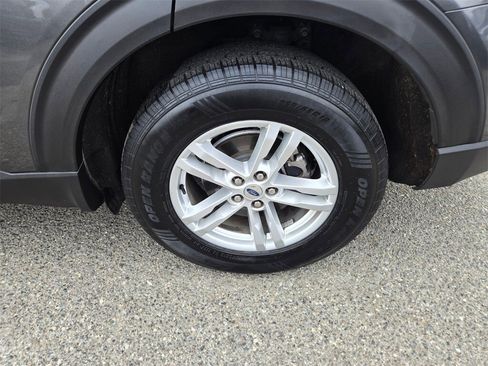 Used 2020 Ford Explorer XLT image 9