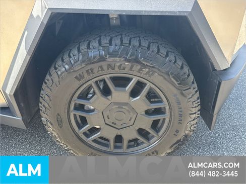 Used 2024 Tesla Cybertruck AWD Crew Cab image 14