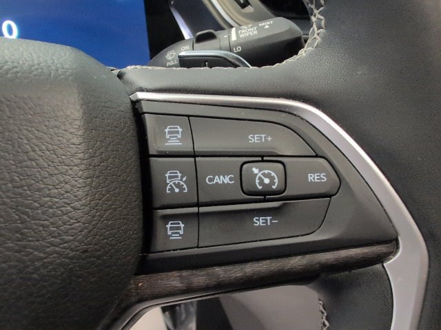 Used 2024 Jeep Grand Cherokee Limited w/ Luxury Tech Group II AWD/4WD image 22