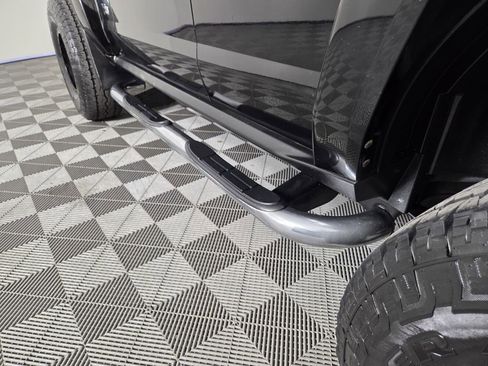 Used 2010 HUMMER H3 Alpha image 21