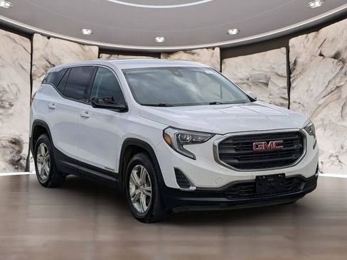 Used 2020 GMC Terrain SLE w/ LPO, Floor Liner Package FWD image 16