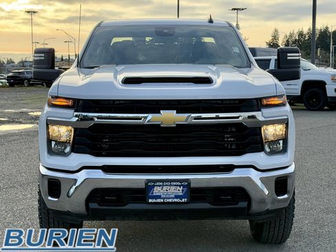 Used 2024 Chevrolet Silverado 2500 LT image 8