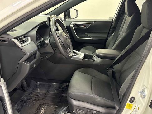 Certified 2022 Toyota RAV4 SE image 13