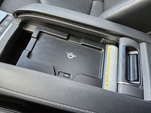 Used 2021 Toyota Highlander Limited image 12