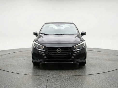Used 2025 Nissan Versa SV FWD image 2
