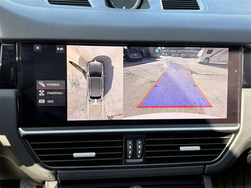 Used 2021 Porsche Cayenne image 20