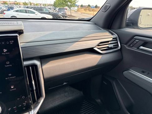 Used 2025 GMC Acadia AT4 AWD/4WD image 27