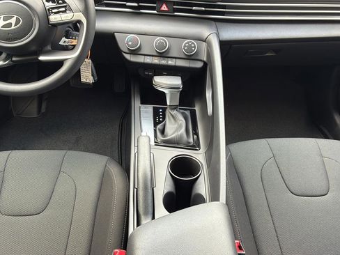 New 2026 Hyundai Elantra SE FWD image 19