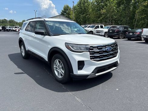 New 2026 Ford Explorer Active RWD image 3