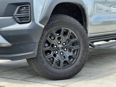 Used 2025 Chevrolet Colorado Trail Boss AWD/4WD image 2