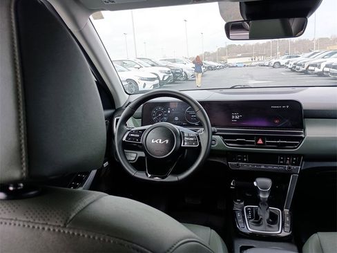 Certified 2024 Kia Seltos SX w/ SX Sunroof Package image 15