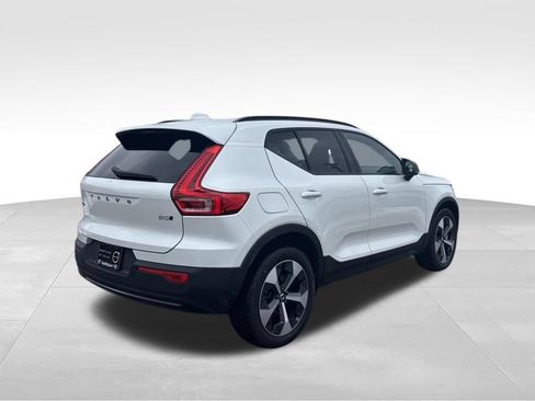 Certified 2026 Volvo XC40 B5 Plus w/ Protection Package Premier AWD/4WD image 38