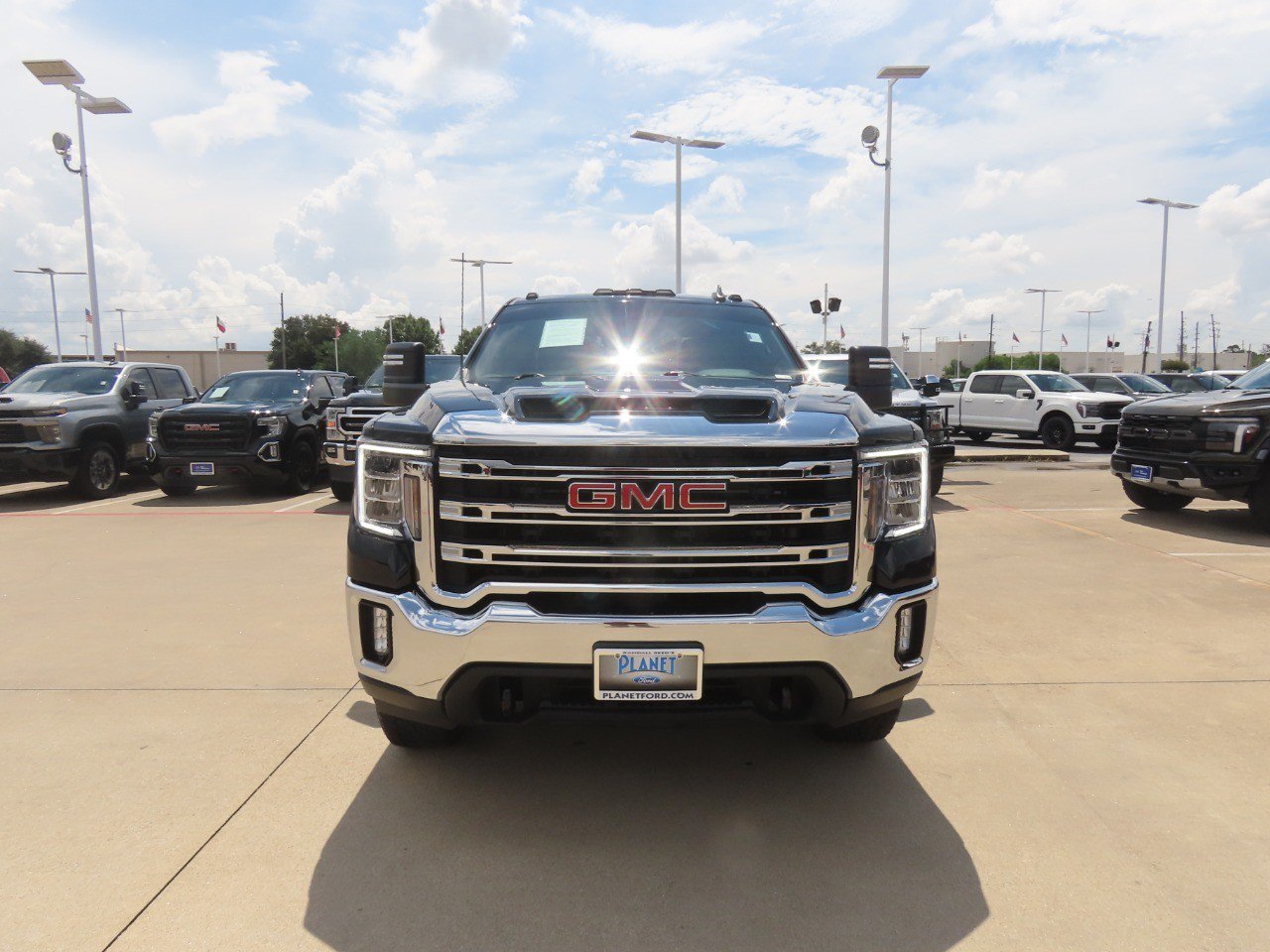 Used 2022 GMC Sierra 2500 SLE w/ SLE Value Package; AWD/4WD image 5