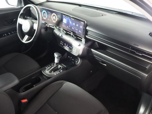 Used 2025 Hyundai Kona SEL FWD image 43
