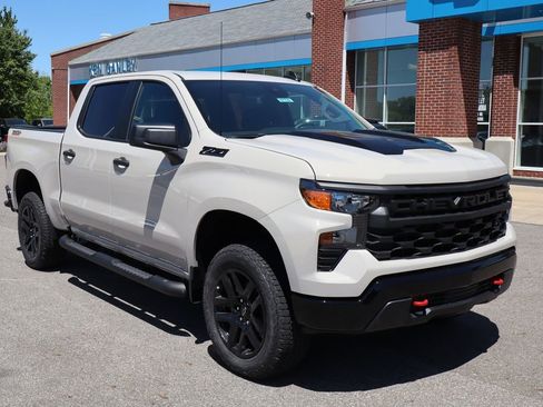 New 2026 Chevrolet Silverado 1500 Custom Trail Boss w/ LPO, Dark Essentials Package AWD/4WD image 4