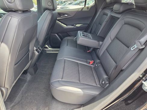 Used 2027 Chevrolet Equinox LT w/ Convenience Package II FWD image 8
