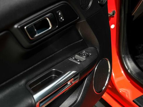 Used 2019 Ford Mustang Premium RWD image 37