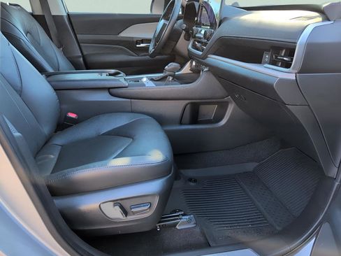 Used 2024 Toyota Grand Highlander FWD image 37