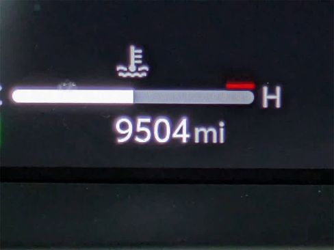 Used 2025 Toyota Crown XLE image 36