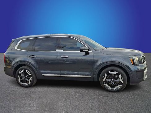 Used 2024 Kia Telluride S FWD image 4