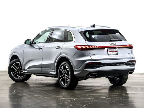 New 2025 Audi Q5 Premium image 12