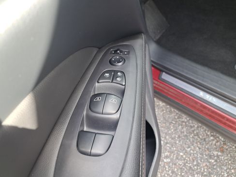 Used 2017 Nissan Pathfinder SL w/ SL Tech Package image 17