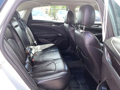Used 2018 Buick LaCrosse Essence FWD image 12
