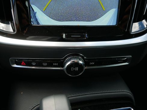 Certified 2023 Volvo S60 T8 Plus AWD/4WD image 20