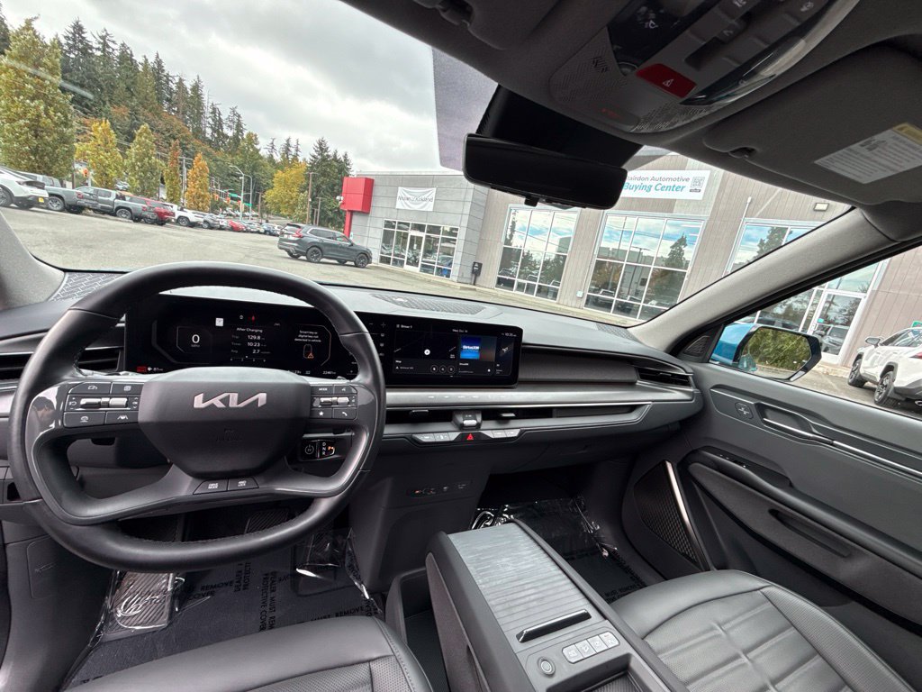 Used 2024 Kia EV9 Land w/ Towing Package AWD/4WD image 10