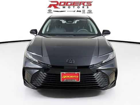 Used 2026 Toyota Camry LE w/ Preferred Package 2 (TMS) FWD image 7
