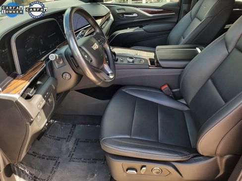 Used 2022 Cadillac Escalade Luxury w/ LPO, Illumination Package image 13