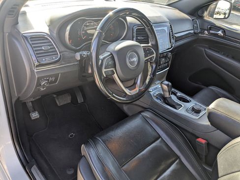 Used 2020 Jeep Grand Cherokee Overland image 16