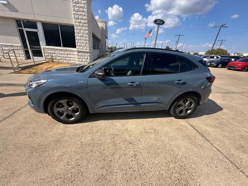 Used 2024 Ford Escape ST-Line w/ Tech Pack #1 FWD image 4