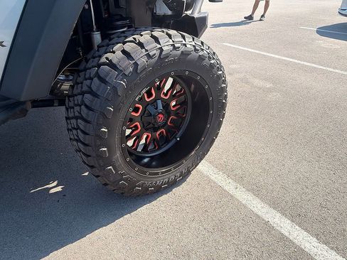 Used 2018 Jeep Wrangler Unlimited Sport S AWD/4WD image 22