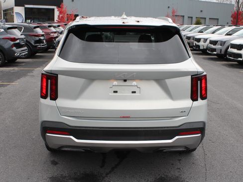 New 2026 Kia Sorento S image 6