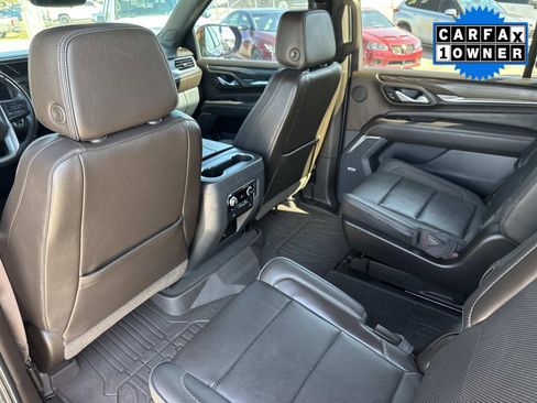 Used 2021 GMC Yukon XL Denali w/ Denali Premium Package image 17