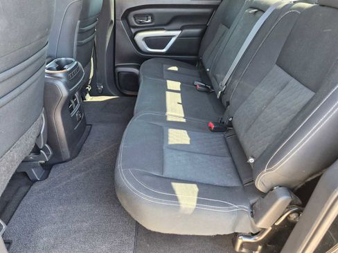 Used 2018 Nissan Titan SV w/ SV Convenience Package AWD/4WD image 25