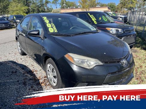 Used 2015 Toyota Corolla LE image 1