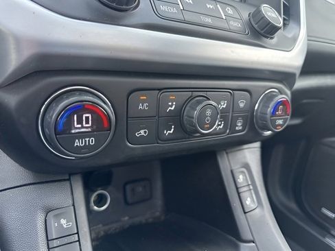 Used 2019 GMC Acadia SLT image 25