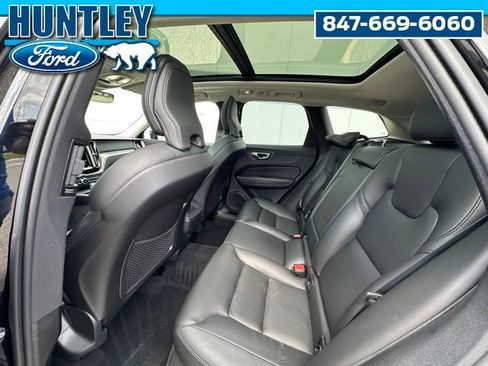 Used 2025 Volvo XC60 B5 Core AWD/4WD image 13