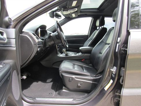 Used 2021 Jeep Grand Cherokee Limited AWD/4WD image 10