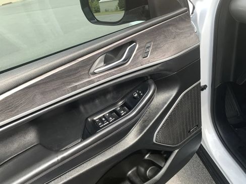 Used 2022 Jeep Grand Cherokee L Limited RWD image 22