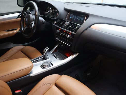 Used 2018 BMW X4 M40i image 11