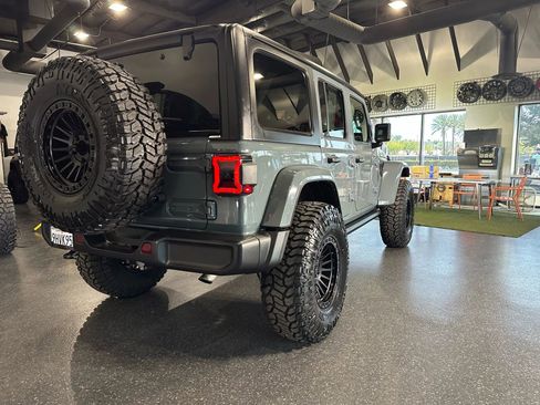 Used 2024 Jeep Wrangler Unlimited image 25