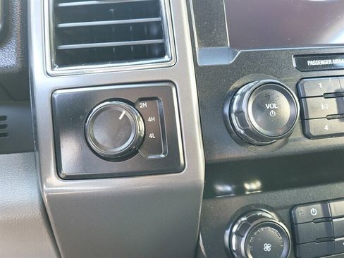 Used 2020 Ford F150 XLT image 19